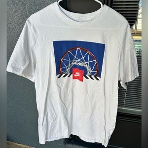 Nike White Basketball Graphic T-shirt Men’s Size Large